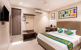 Treebo Vro Boutique, Andheri East